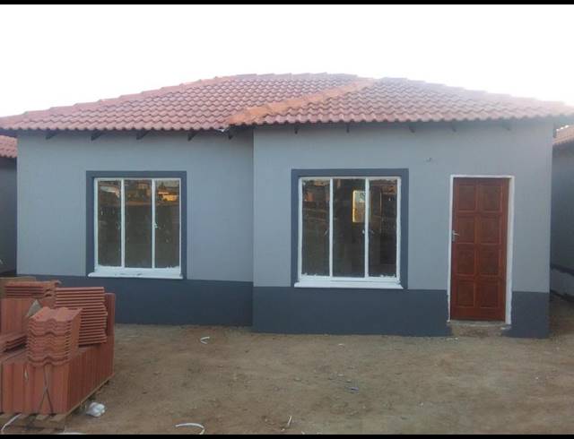 2 BEDROOM TOWNHOUSE FOR SALE IN CHIAWELO